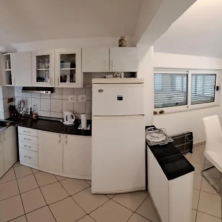 South Side Paradise - Marjan Hill *