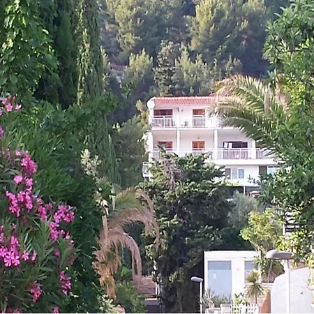 Angie - Marjan Hill Apartment