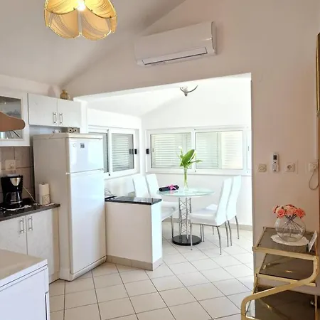 Appartement Angie - Marjan Hill
